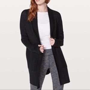 Lululemon, Sz 4, Black, Sit In Lotus Wrap II